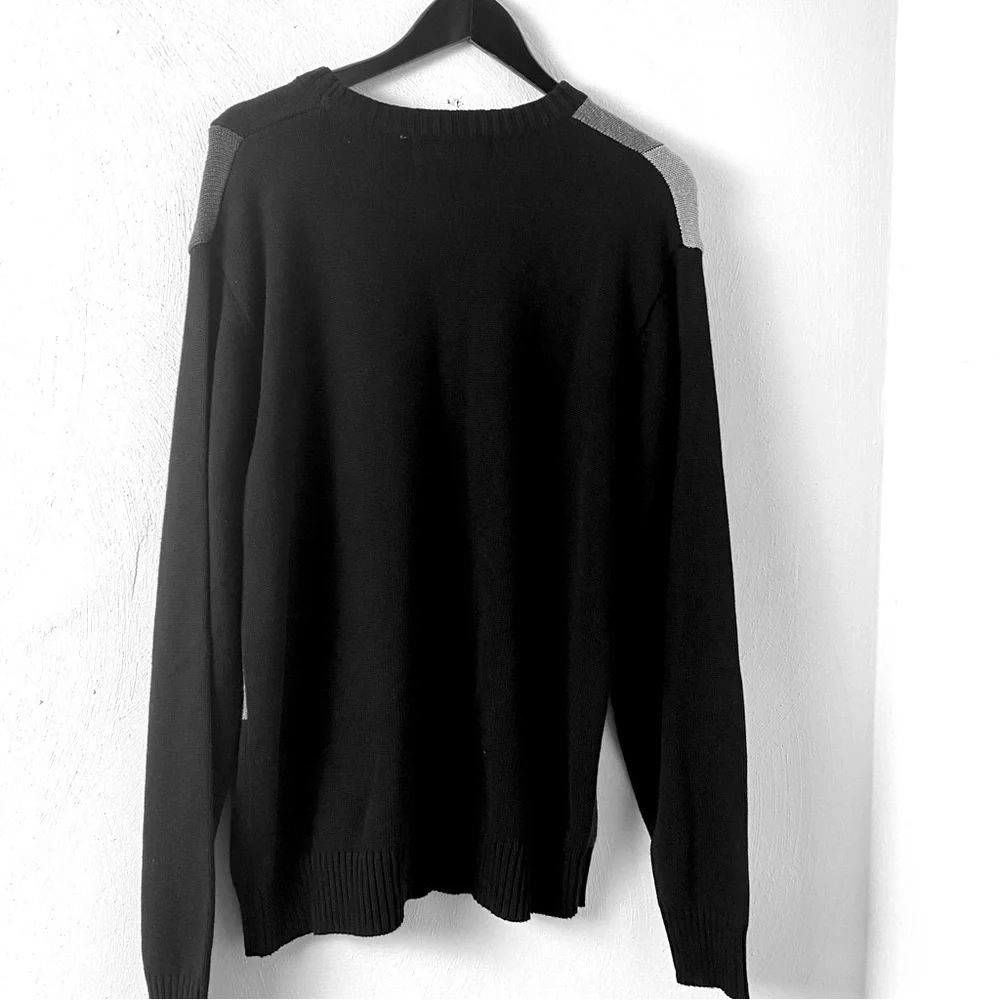 Oscar De La Renta Men Long Sleeves Pullover Sweater. Gray Black  Pattern   Sz L